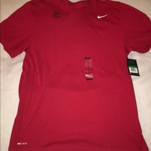 Men’s Nike t-shirt XL NEW RED